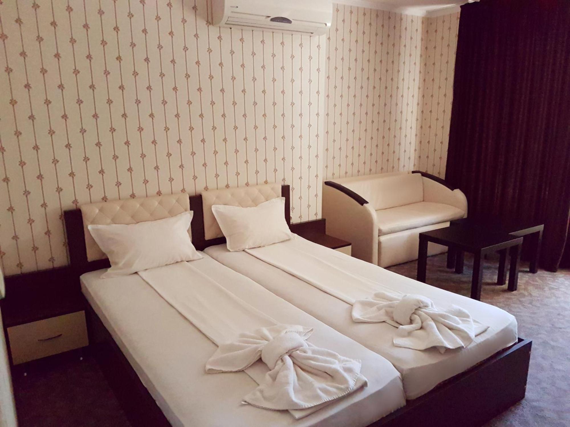 Guest House Saint Apostol Nesebar Bagian luar foto